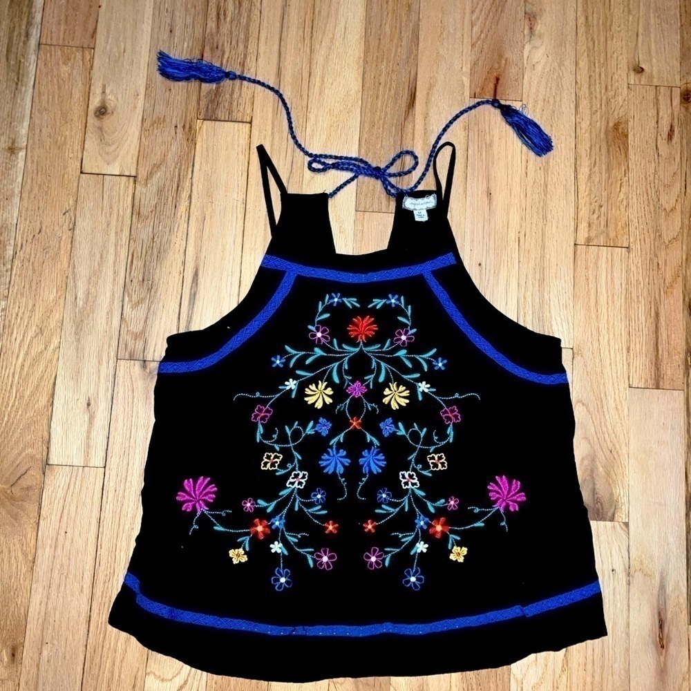 Eyeshadow Floral Embroidered Boho Tank Top size SM Amazing detailed embroidery